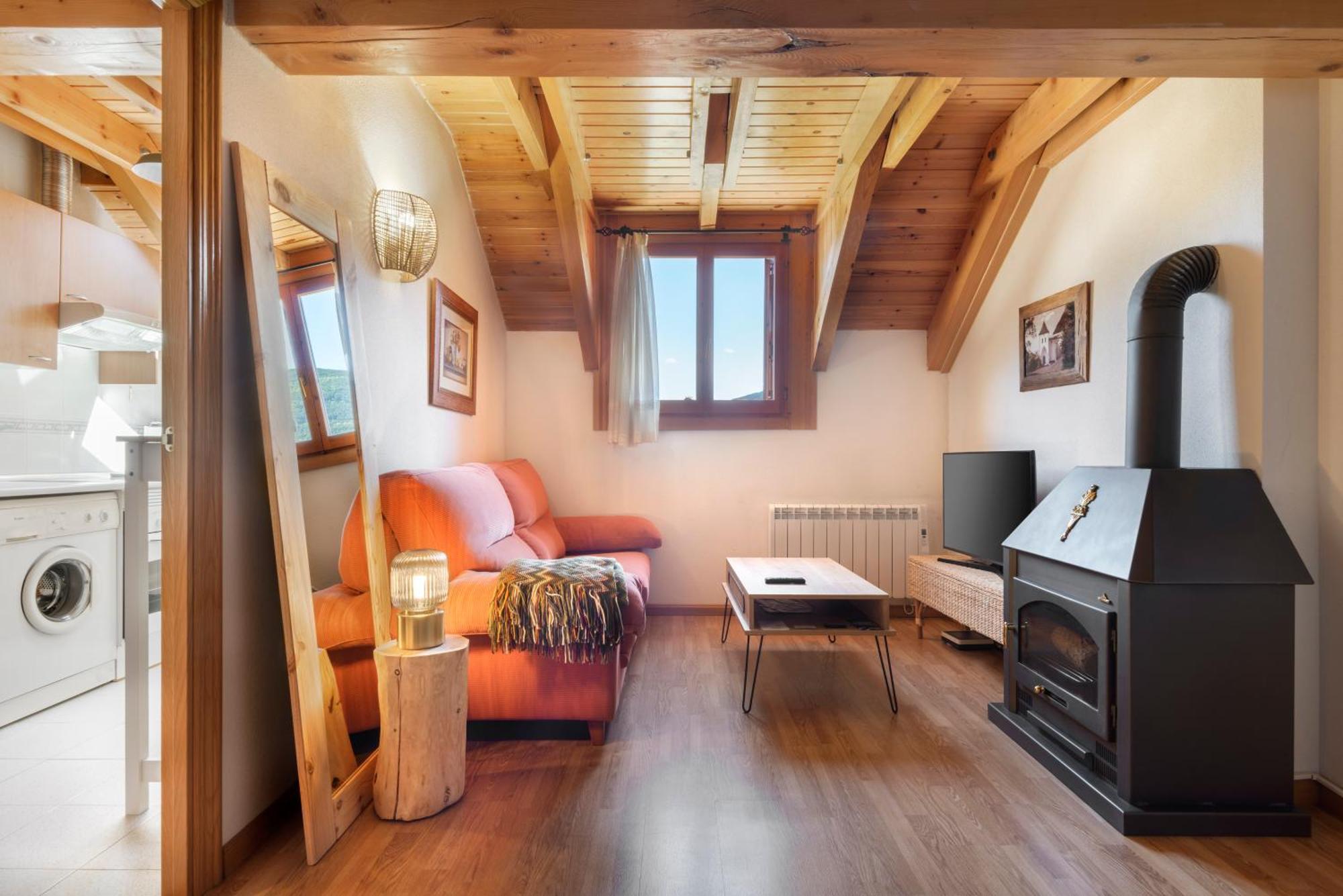 Atico Abuhardillado I Aire Acondicionado L Centrico L Garaje L Trastero I Wifi Apartment Biescas  Exterior foto